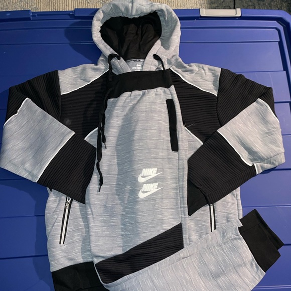 Mens Nike Sweatsuit - Picture 3 of 4